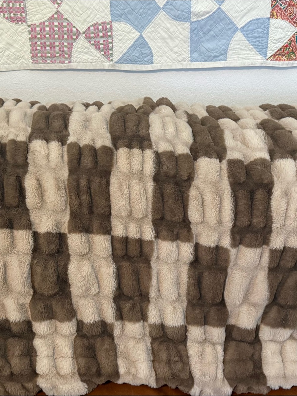 Lola x Harmonize Mocha Check medium blanket